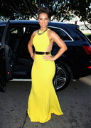 Alicia Keys in a yellow dress