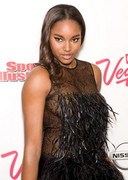 Damara Lewis is sexy