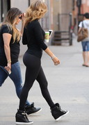 Jennifer Lopez in tights