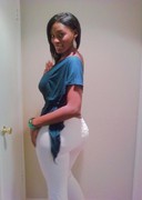 Thick candids of an ebony babe