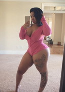 Ebony babe with giant booty