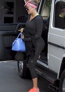 Khloe Kardashian booty in tights