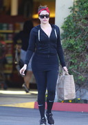 Khloe Kardashian in yoga pants