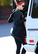 Khloe Kardashian in yoga pants