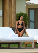 Kim Kardashian bikini ass