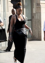 Rihanna braless