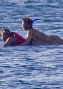 RihannaSnorkelBeerHawaii