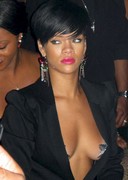 Rihanna in nipple pasties