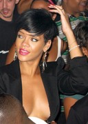 Rihanna in nipple pasties