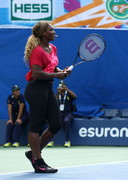 Serena Williams plays Tennis in tights