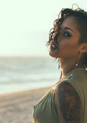 Skin Diamond is sexy at the beach