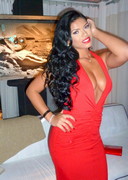 Suelyn got booty in red