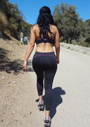 Suelyn Medeiros hiking booty