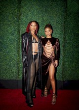 Chloe and Halle Bailey at the 2021 AMAs