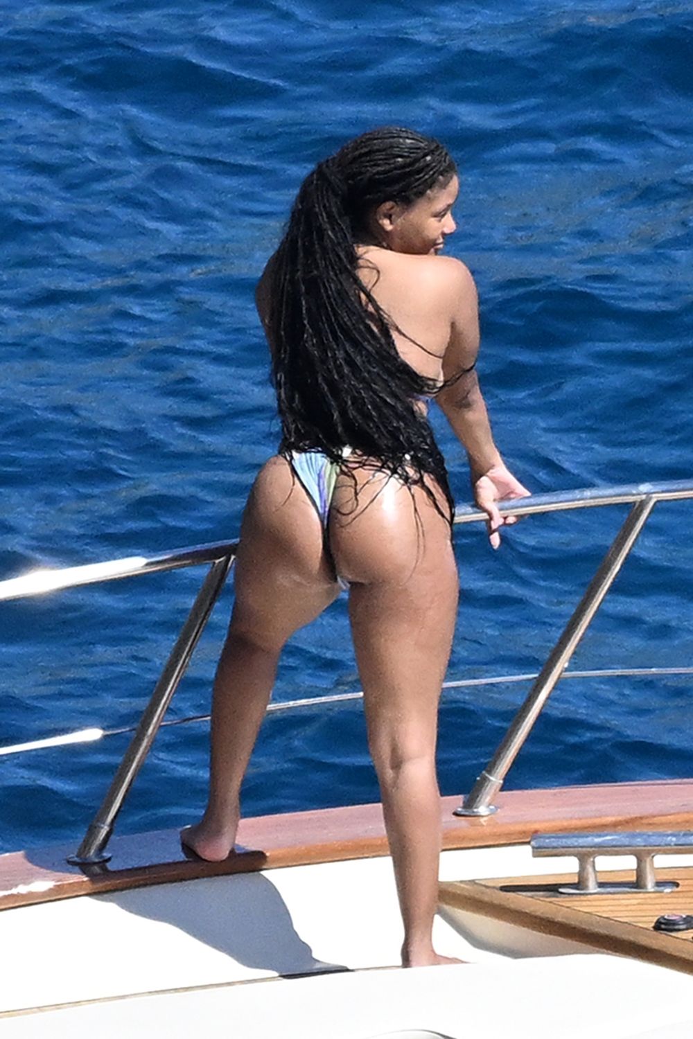 Halle Bailey booty