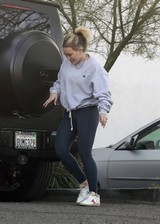 Hilary Duff in leggings