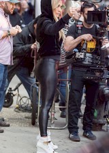 Jennifer Lopez in leggings