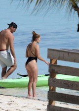 Jennifer Lopez ass in swimsuit