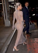 Kim Kardashian curvy at NYFW