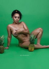 Naked strippa with fruit