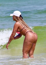 Rafaella Santos bikini ass