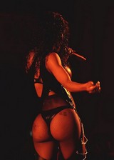 Teyana Taylor is sexy in concert
