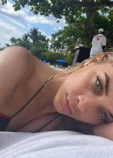 Jasmine Sanders bikini vacation