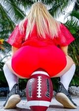 Blonde Bombshell Is An Hot Rugby Girl With Big Bubble Butt